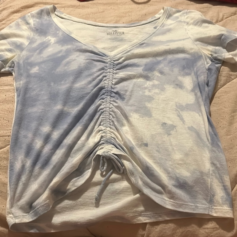 Hollister Blue and white scrunched tie tee shirt